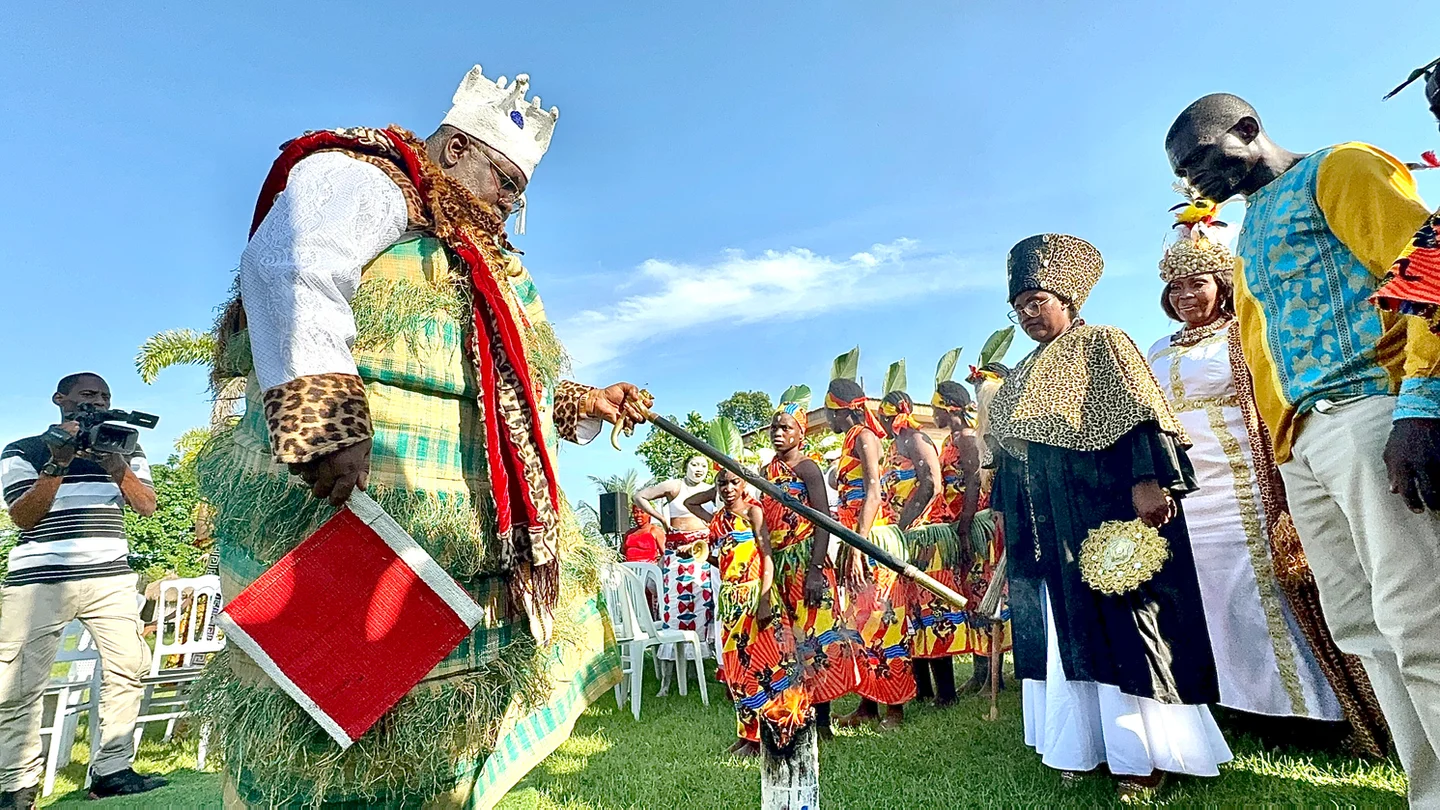 Maman Djédjé prend les rênes de la FENATRAG dans le cadre d'une cérémonie historique à Ndossi Village