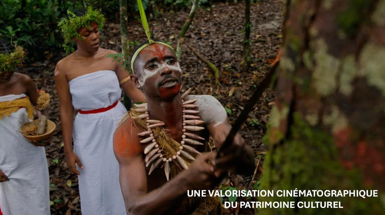 AFROTŌPIA, UNE OEUVRE CINÉMATOGRAPHIQUE GABONAISE, QUI VALORISE LE PATRIMOINE NATUREL ET CULTUREL — photographie 2